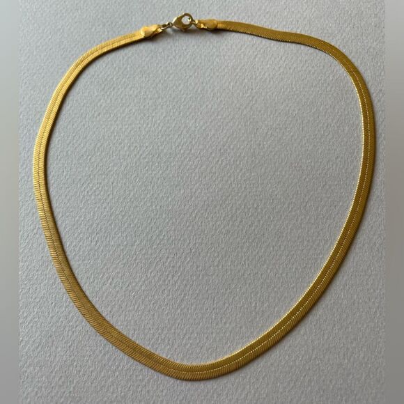 Elegant Gold Necklace M340 - Picture 2 of 4